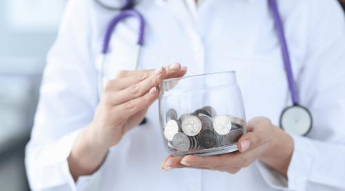 Viața unui medic român în America. Ce salariu are și cu câți bani rămâne la finalul lunii