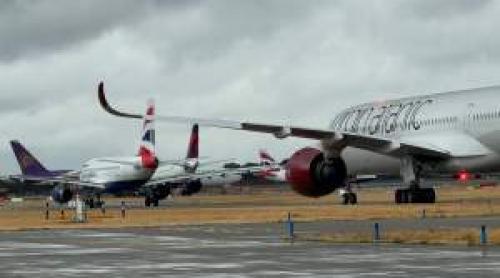Aeroportul Londra Heathrow, blocat la decolări de peste o oră. Niciun avion nu a mai plecat