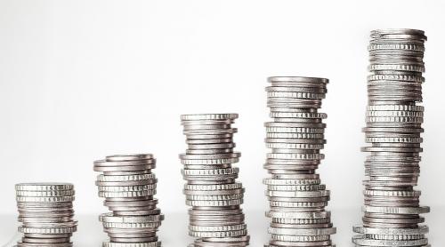 Costul muncii în România este de 13,6 euro pe oră, dar candidații cer salarii cu aproape 30% peste oferte
