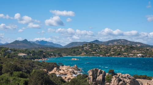 Destinația din Europa cu plaje ca în Caraibe, peisaje spectaculoase și ape turcoaz. Bijuteria Mediteranei care rivalizează cu Grecia și Spania
