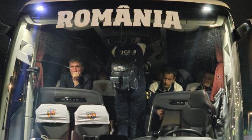 Gică Hagi, copleșit de gânduri în autocarul naționalei. Imaginea care spune totul după România – Bosnia 2 4