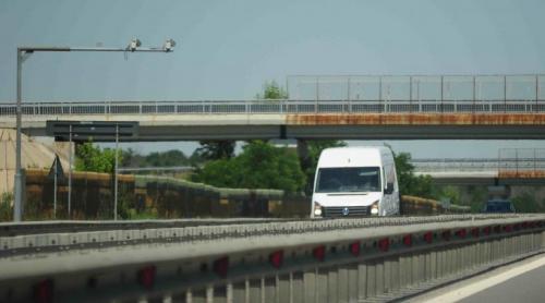 Guvernul îi sacrifică pe transportatori, pentru a salva 600 de milioane de euro din PNRR. România lucrului prost făcut: TollRo   noua taxă de drum, pornită de Bolojan, deși dă erori grave