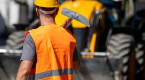 Irlanda angajează români cu salarii de până la 9.600 de euro pe lună. Munca de noapte, plătită dublu