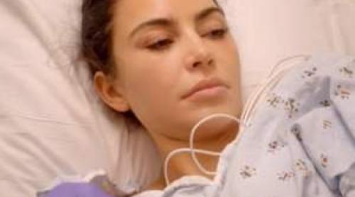 Kim Kardashian a ajuns pe patul de spital. Vedeta a fost diagnosticată cu aceeași afecțiune care a provocat moartea tatălui ei