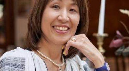 O japoneză a transformat hârtia într o afacere de succes în România. Produsele ei se vând cu mii de lei