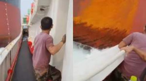 O navã cargo uriașă a lovit un pescador în apropiere de Singapore. Momentul impactului, filmat chiar de oamenii aflați la bord | VIDEO