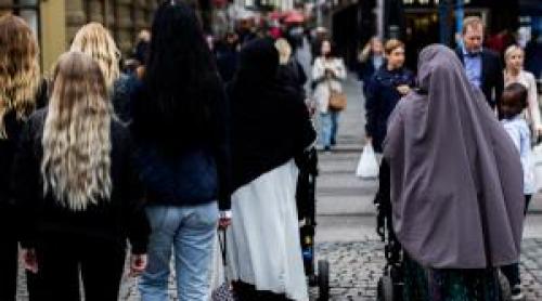 O ţară din Europa oferă 32.000 de euro fiecărui adult care pleacă din ea. Cine poate primi banii