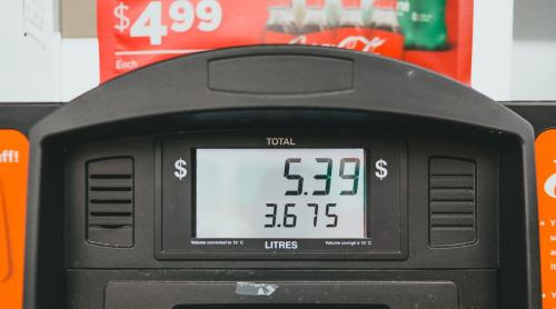 Petrolul Brent a urcat la 102,05 dolari pe baril pe 9 septembrie 2026. Cum ajunge scumpirea în prețuri