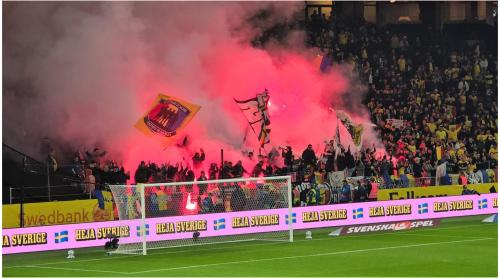 România, din nou în pericol: torțele de la Stockholm pot atrage noi sancțiuni de la UEFA. Reacție de la FRF
