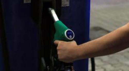 Țara în care șoferii fac coadă pentru benzină la 8,95 lei litrul