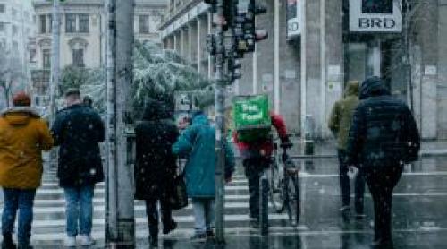 Vortexul polar dă vremea peste cap în următoarele zile. Frig, lapoviță şi ninsori, dar surpriza vine după