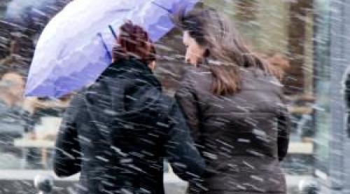 Zonele unde vortexul polar va lovi prima dată. Vin ninsorile şi temperaturile scad până la 10 grade