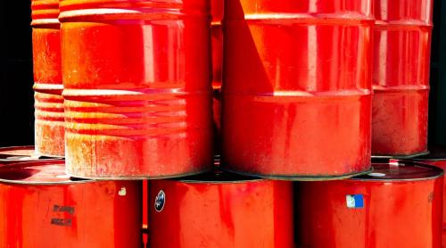 Brent a ajuns la 101,53 dolari pe baril, pe fondul atacurilor împotriva petrolierelor