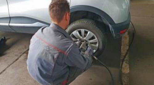 Când trebuie să schimbi cauciucurile, de fapt! Ce spune legea despre data de 1 noiembrie 2026