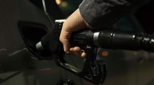 Cardul de carburant pentru persoanele cu handicap. Până la 1.500 de lei pe an în locul călătoriilor gratuite