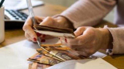 Cele mai bănoase joburi după 50 de ani. Unele se învață în câteva luni și aduc venituri de peste 100.000 €