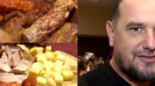"Cum îi făceau bunicii noştri odată". Reacția unui degustător după ce a încercat cârnații din topor din Vâlcea