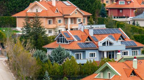 Cum poate fi redusă factura la energie folosind alerta de consum de până la 80% și compararea ofertelor