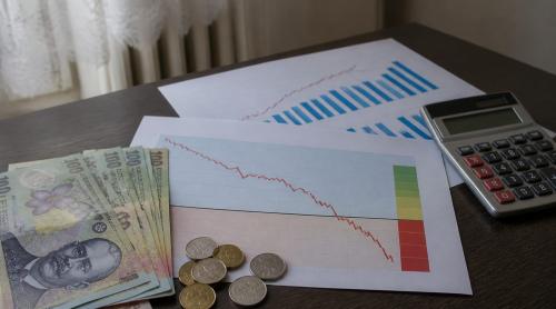 Cum poate ratingul de țară să scumpească împrumuturile. Ce înseamnă coborârea sub pragurile BBB− și Baa3