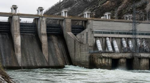 Hidroelectrica are două oferte pentru contracte noi până pe 31 octombrie. Doar una garantează prețul energiei timp de 12 luni
