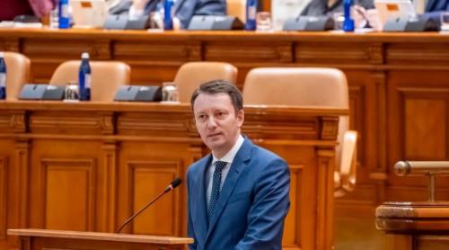 Ilie Bolojan a picat, pentru a doua oară, la vot în Parlament. „Surogatul” Siegfried Mureșan, respins în mod rușinos