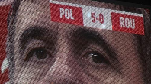 Își dă Hagi demisia? Ce s a întâmplat în vestiarul României, imediat după 0 6 cu Polonia. Exclusiv