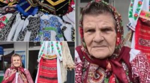 La 87 de ani, coase ii şi le vinde la piaţă. Povestea unei gorjence cu o pensie mică, dar cu o mare pasiune
