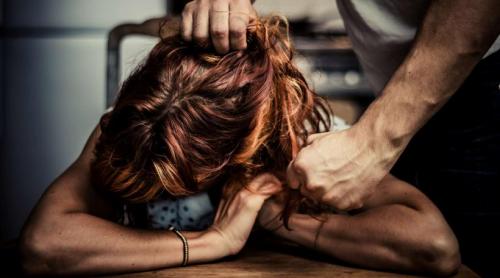 Nepăsare! Guvernul ignoră Legea femicidului: 28 de femei au fost ucise de la începutul anului