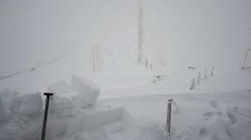 Ninsori masive la munte. Transalpina, închisă circulației din cauza vremii nefavorabile