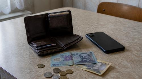 O femeie din Alba reclamă că a pierdut 74.500 de lei în septembrie 2026 după o ofertă de investiție la bursă