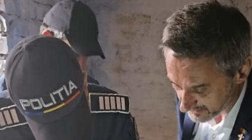 O nouă descoperire șocantă în capela cimitirului din Slatina: „Saci si sicriu ascunse în ziduri false”