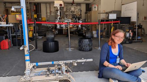 O româncă scrie creierul roboților la NASA: „Poate ajunge pe o planetă și să întâlnească extratereștri”