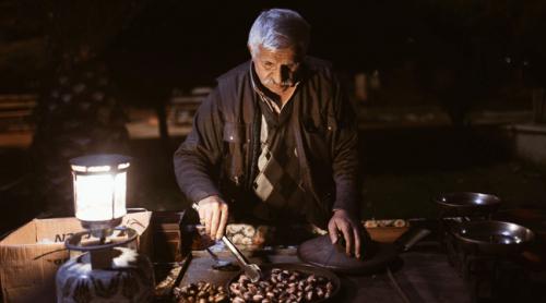 Povestea castanelor comestibile din România, delicatesele toamnei, găsite tot mai rar în piețe. Cum se făcea rachiu din ele