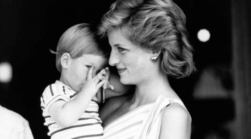 Prințul Harry vorbește cu fotografia mamei sale, Prințesa Diana, și îi pune mereu aceeași întrebare 