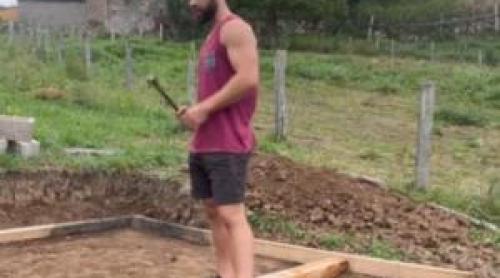 S a mutat dintr un oraş mare într un sat cu 18 locuitori. Acum dă 5 euro pe an pe apă 