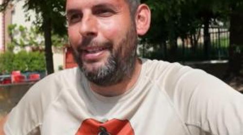 Singurul locuitor al unui sat câştigă un salariu de 1.500 €, dar trăieşte regeşte. Cât a economisit la ţară