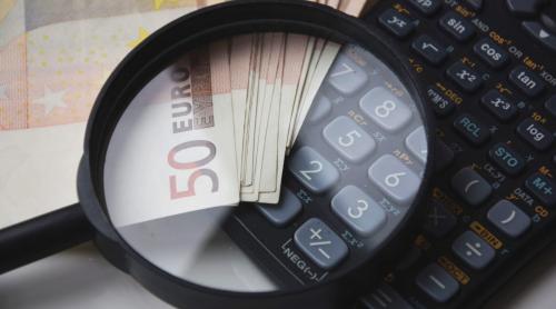 Un câștig de 8% înseamnă doar 0,93% după o inflație de 7%. Cum se compară investițiile înainte de cumpărare