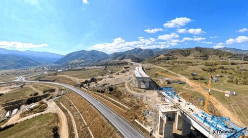 Viaductul uriaș de la Boița, departe de finalizare după doi ani de șantier. Lucrările închid temporar A1 Sibiu–Boița