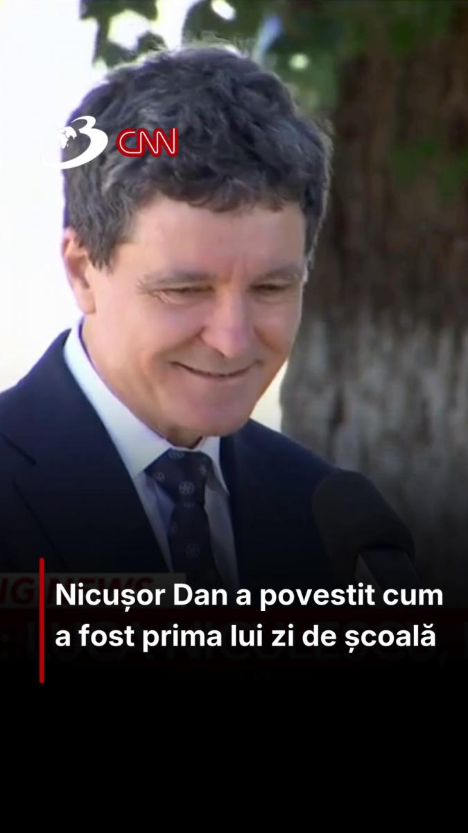 Nicușor Dan le-a pus o întrebare de matematică copiilor de la școala din Curcani. Apoi a povestit cum a fost prima lui zi de școală
