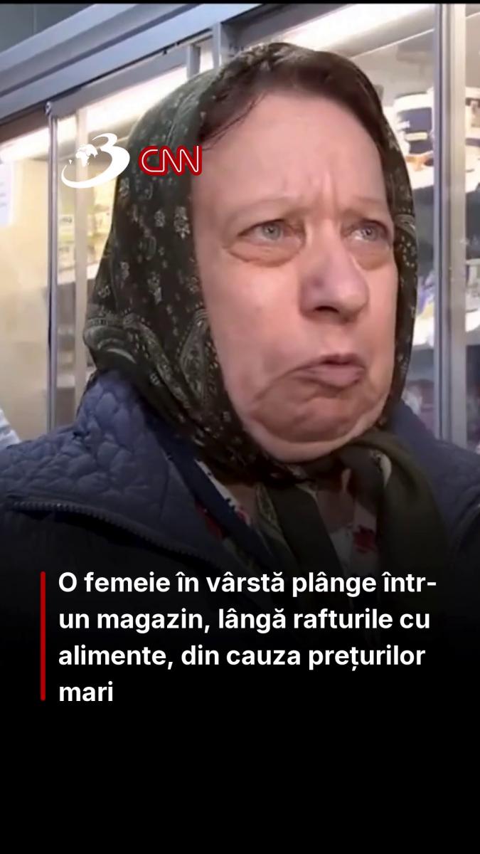 O femeie în vârstă plânge într-un magazin, lângă rafturile cu alimente, din cauza prețurilor prea mari: „Nu știu cum m-oi descurca”