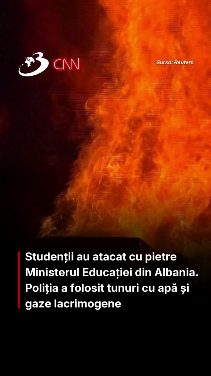 Studenții au atacat cu pietre Ministerul Educației din Albania. Poliția a folosit tunuri cu apă și gaze lacrimogene