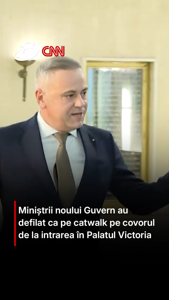 Miniștrii noului Guvern au defilat ca pe catwalk pe covorul de la intrarea în Palatul Victoria
