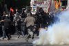 Confruntări violente în Atena, între protestatari şi forţele de ordine. Mai multe persoane au fost rănite 95184