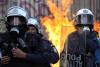 Bătăi de stradă între zecile de mii de manifestanţi şi poliţia elenă. Vezi imagini de la incidente 112373