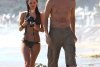 Jim Carrey, fotografiat în compania noii sale iubite, pe o plajă din Malibu. Cine este misterioasa femeie? 168120