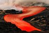 Galerie foto spectaculoasă cu erupţia celui mai activ vulcan de pe Terra. Lava a ajuns în Ocean 180217