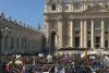 Mii de oameni, în Piaţa Sfântul Petru pentru ultima audienţă a Papei. Sfântul Părinte evocă &quot;apele agitate&quot; din perioada Pontificatului său 195543