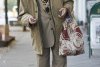 Are 83 de ani, 18 copii şi o pasiune pentru haine. Este probabil cel mai dichisit bătrân din lume 201297