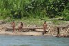 Tribul din Amazon, care nu luase niciodată contact cu oamenii, şi-a părăsit adăpostul. Motivul este revoltător 267077