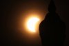 Imagini incredibile cu cea de-a zecea eclipsă totală de Soare a secolului XXI - FOTO &amp; VIDEO  368197